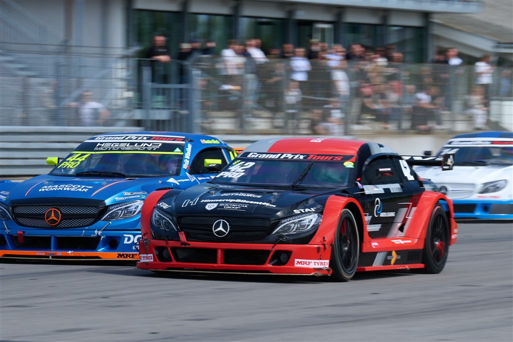 Nicolai Nygaard Pedersen fører an i Super GT-mesterskabet. 
(Foto: Stumpphoto)